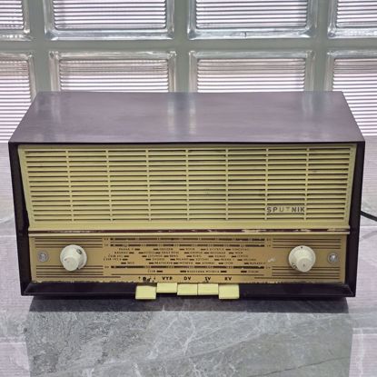 صورة راديو قديم لمبات شغال 