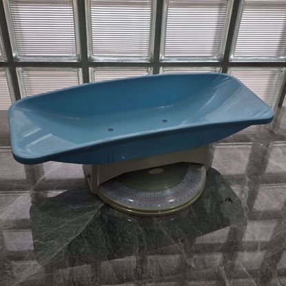 Picture of ميزان اطفال الرضع قديم 