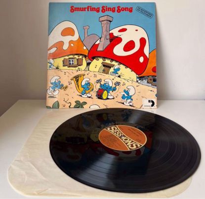 Picture of اسطوانه كبيره السنافر انجليزي