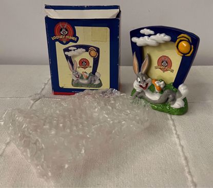 Picture of ١٩٩٧ برواز صغير بقز باني 