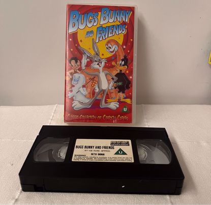 صورة شريط فيديو بقز باني   