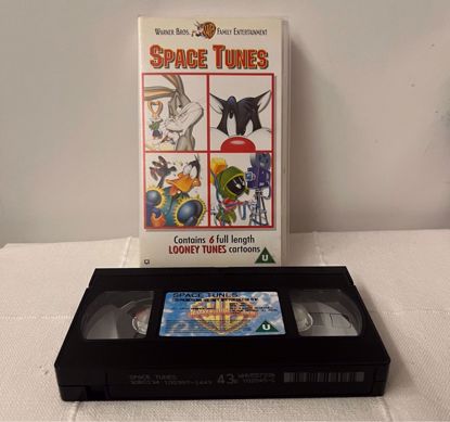 صورة شريط فيديو لوني تونز space tunes
