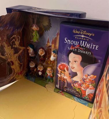 صورة ٧ مجسمات / شريط فيديو / مسرح 