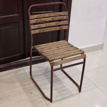 Picture of كرسي مدارس  خشب قديم 