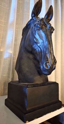 Picture of Horse statue 